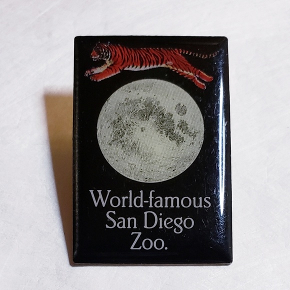 Vintage San Diego Diego Tiger Moon Zoo Lapel Pin - Picture 2 of 6